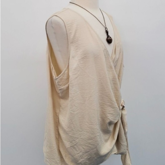 Maurices Womens Sleeveless Ivory Crossover Wrap Blouse Top Size 1 V-Neck Career - Picture 2 of 12